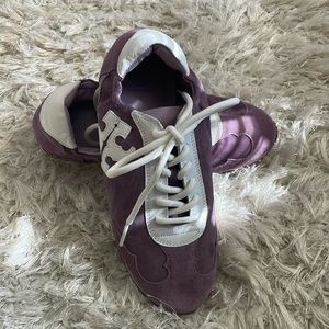 TORY BURCH suede leather sneaker. NEW. Never worn.
